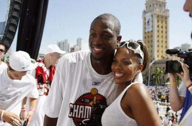 经典再现，皇家社会前锋巴雷内切亚半场吊射破门（半场神仙球！皇家社会前锋巴雷内切亚中圈吊射破网）