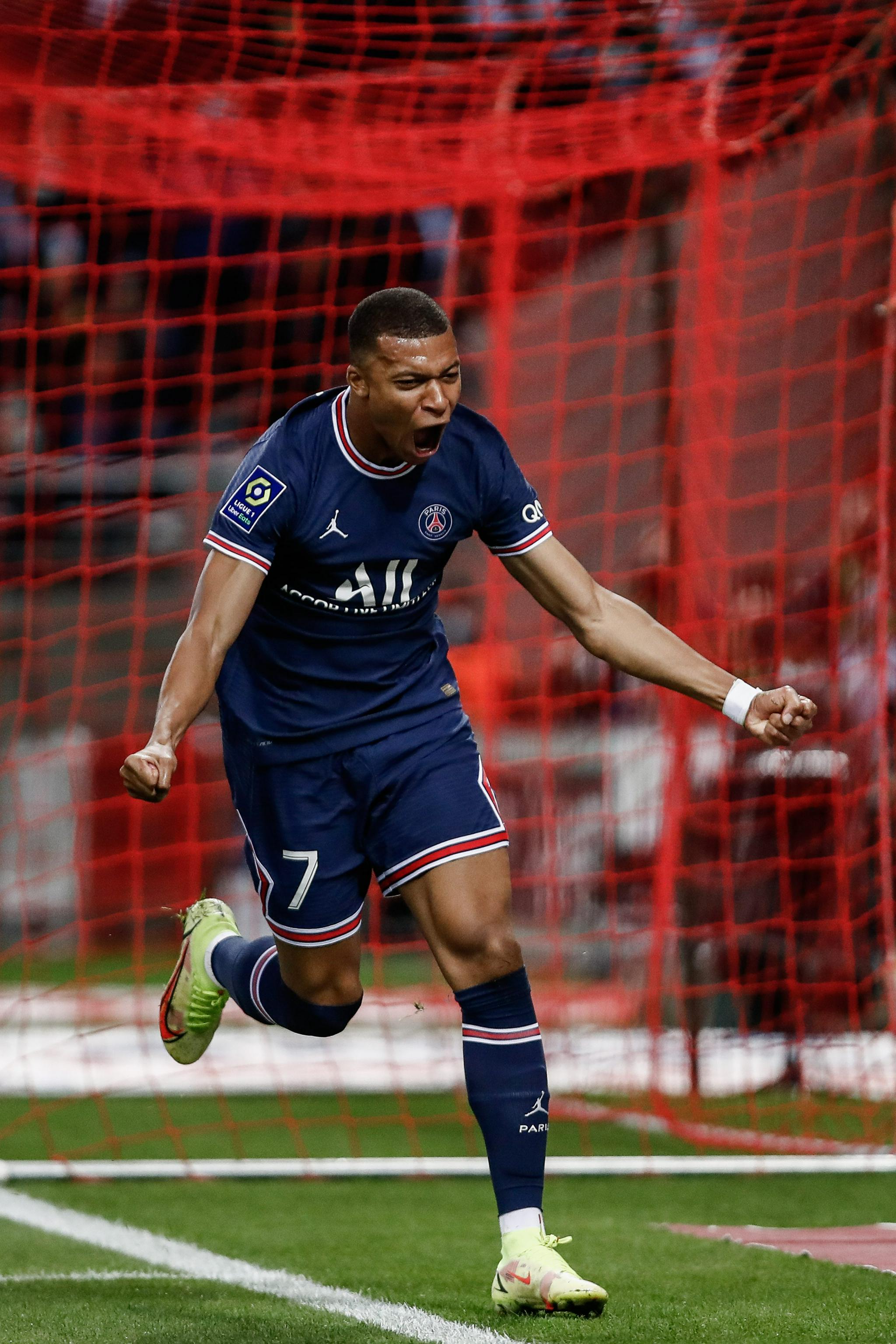 小蜘蛛：如果多进几球，终场阶段本可以踢得不那么惊险（小蜘蛛：若能再进几球，收官阶段就不至于如此惊险）