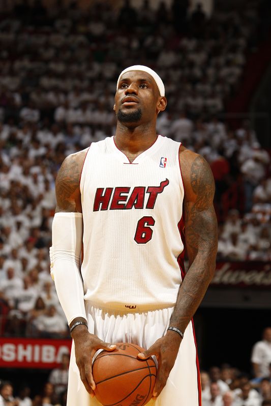 一个表情暴露全部情绪（一个神情道尽所有情绪）