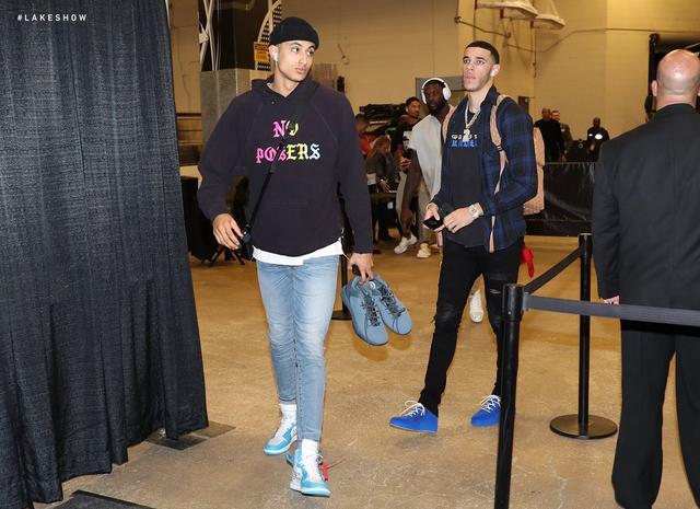 ⏮️我的青春好像按下了倒退键🥺续上了诶！这次续上...（⏪青春像被按下回放键🥺久违地接上啦，这回真的续上！）