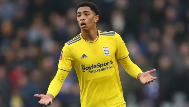 足球曝英超多队将出售核心以平衡财政（曝英超多队拟出售核心球员以缓解财务压力）