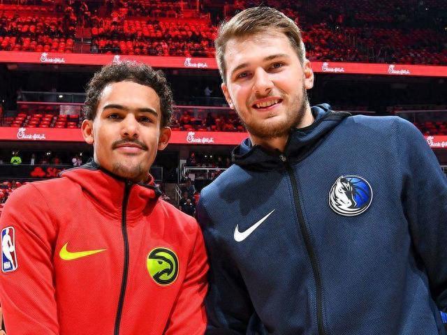 经典再现，皇家社会前锋巴雷内切亚半场吊射破门（半场神仙球！皇家社会前锋巴雷内切亚中圈吊射破网）