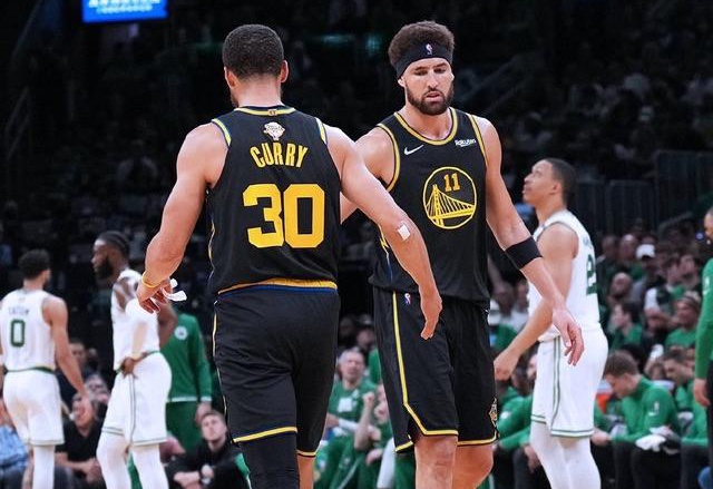 篮球NBA公布月最佳球员，榜单无悬念（NBA月度最佳球员出炉，结果毫无悬念）