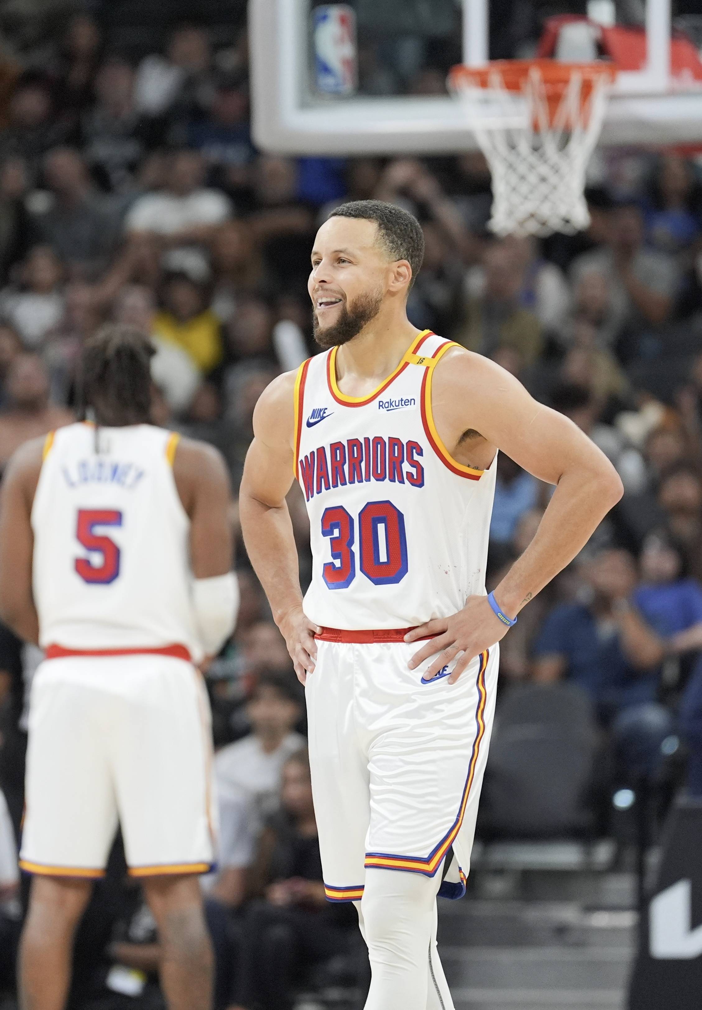 弗拉格：我的拇指一直有些问题，但我已经准备好坚持打比赛（弗拉格：拇指仍有不适，但我已准备带伤出战）