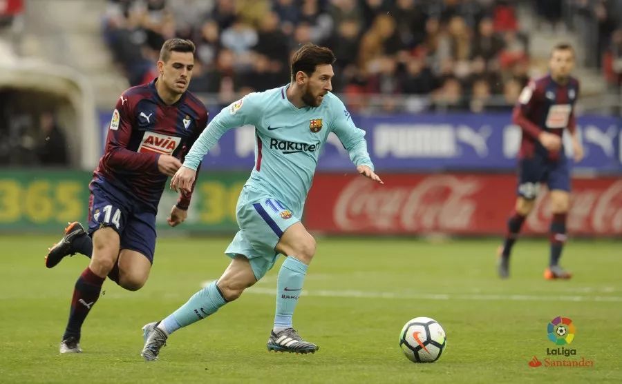 哈体院滑冰场现国家一级运动员亲授防摔技巧（哈体院滑冰场国家一级运动员现场亲授防摔技巧）