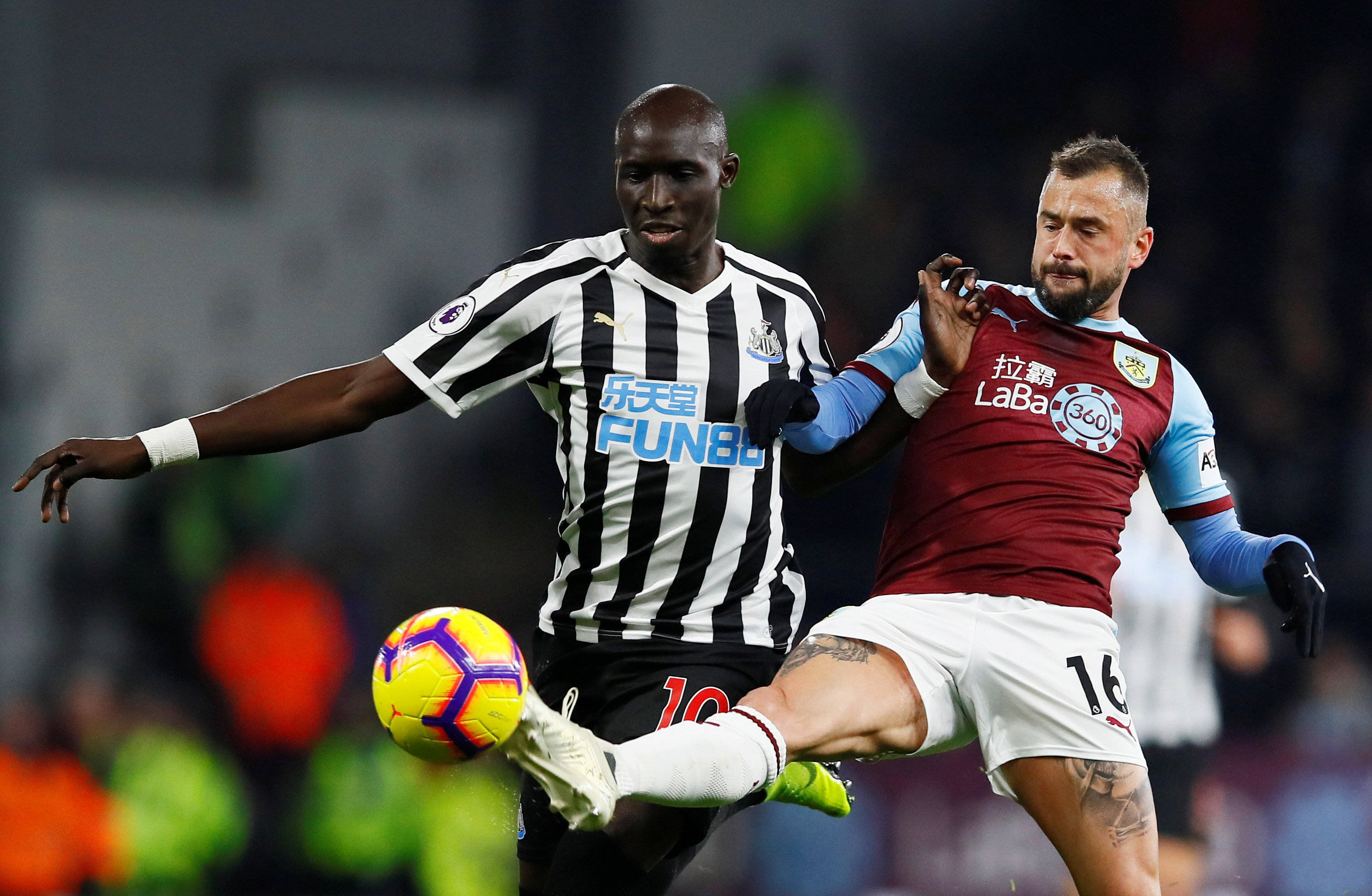 杨瀚森首次首发出战19分钟生涯新高，得到4分5篮板2助攻（杨瀚森迎来生涯首次首发，出场19分钟创新高，贡献4分5篮板2助攻）