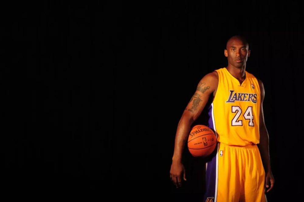 武汉女足1-1纳萨夫女足，唐涵造乌龙，马君失点，奥乌苏失空门（武汉女足1-1战平纳萨夫：唐涵逼乌龙，马君失点，奥乌苏空门偏出）