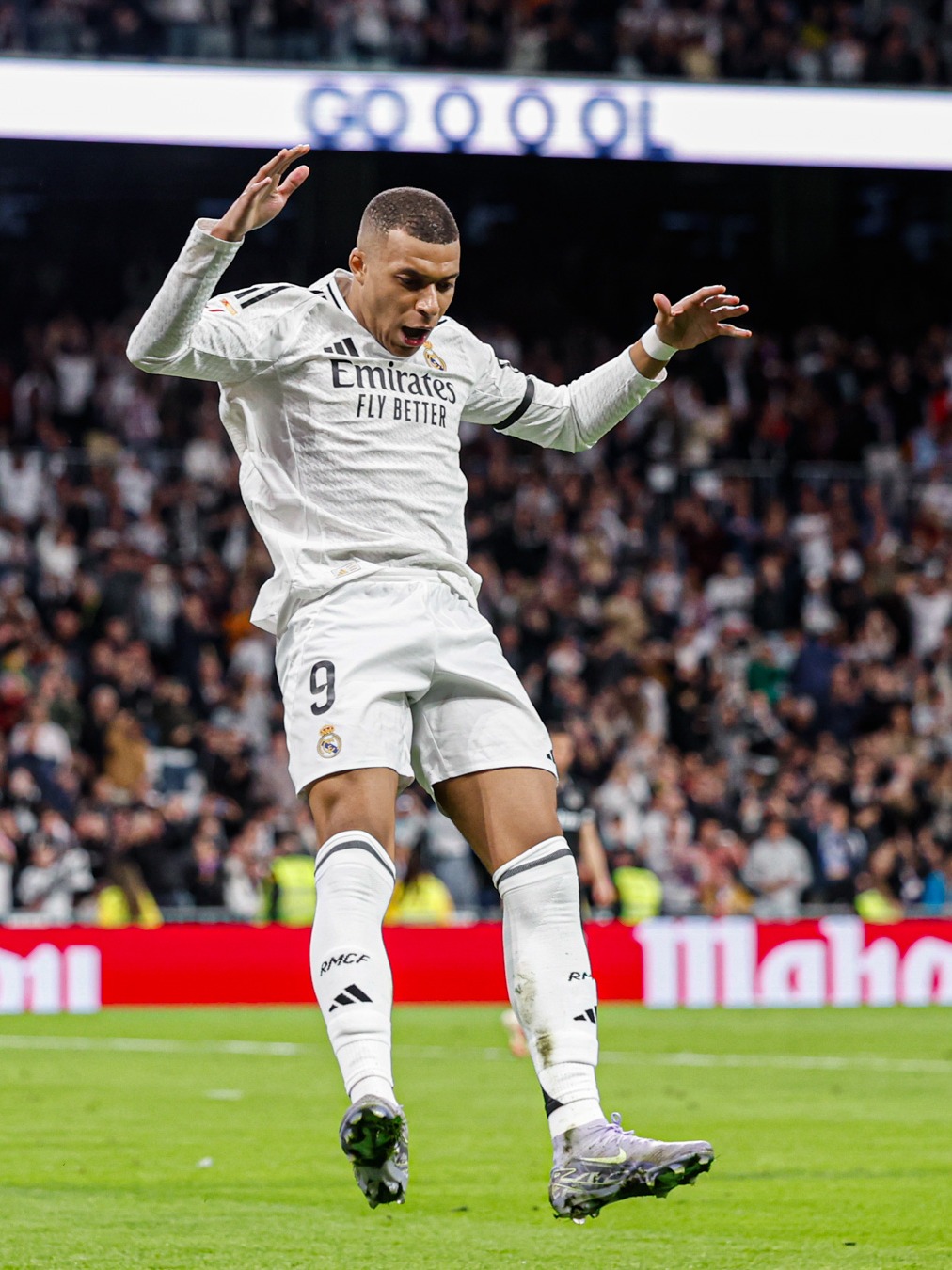 海因策执教阿森纳全情投入训练比赛（海因策挂帅阿森纳，全身心投入训练与比赛）