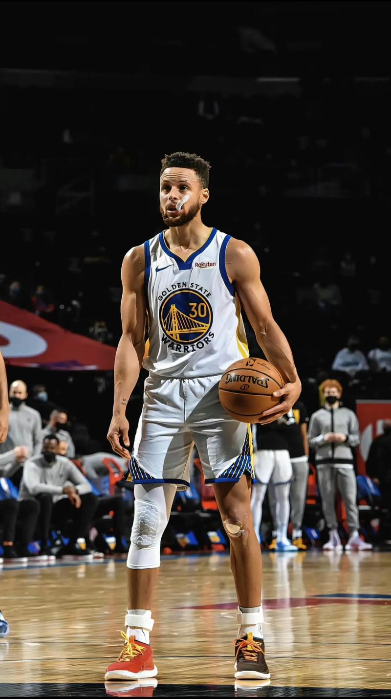 FM26逆天Bug，外场球员“闪现”至门前挡出对方主罚的点球（FM26离谱BUG：外场球员瞬移到门前，直接封堵对手点球）