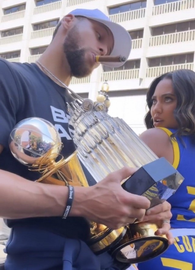 重返福地，赫拉芬贝赫在圣西罗球场两次获欧冠全场最佳球员（重返圣西罗，赫拉芬贝赫两度当选欧冠全场最佳）