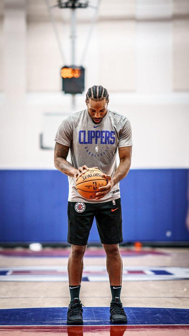 火记：谢泼德已锁定未来首发位置，他让火箭更愿交易未来首轮（火箭记者：谢泼德基本锁定未来先发，他让球队更有底气送出未来首轮）